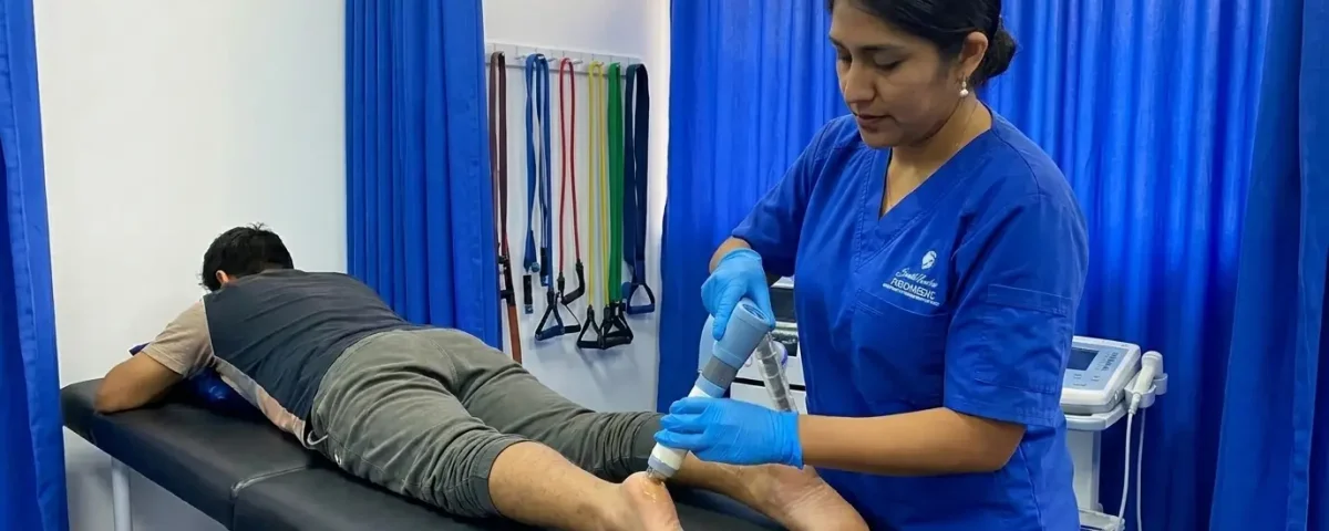 Terapia de ondas de choque para tendinitis del tendón de Aquiles guiada por ecografía en San Juan de Lurigancho